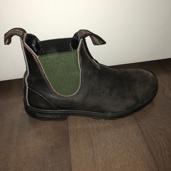 blundstone boots green